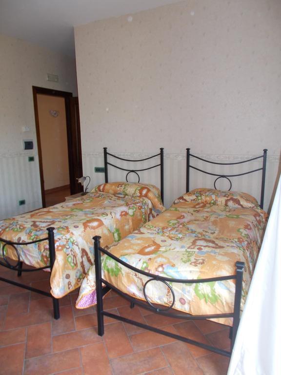Casa Degli Ulivi Hotel Тиволи Стая снимка